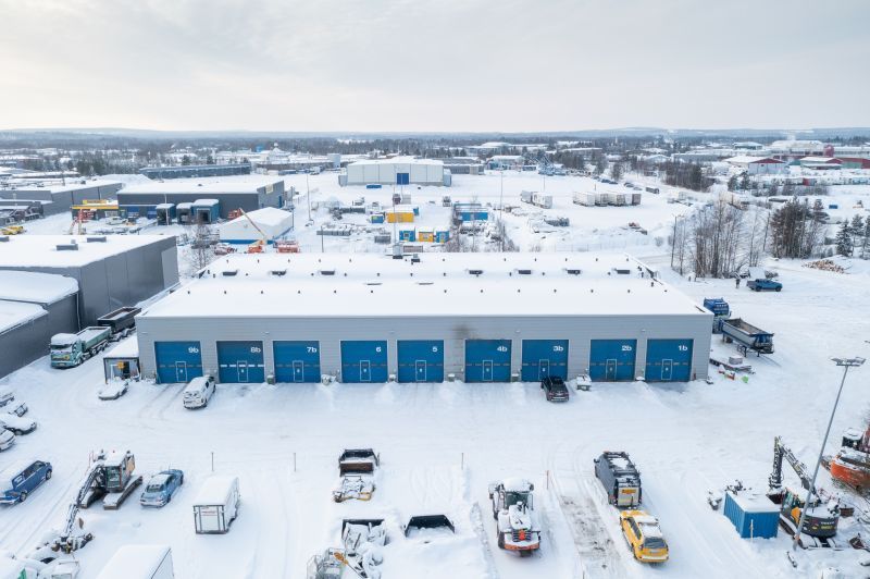 Vuokrataan keskeiseltä paikalta Rovaniemen teollisuuskylästä hallitilaa.Ahjotie 18 Halli 2  löytyy laadukasta hallitilaa yhteensä 174 m². 