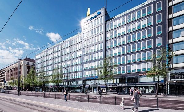 Loistavalla sijainnilla Hakaniemessä uutta toimitilaa, upeilla näkymillä. Pool Work pientoimistoista aina koko kerroksen käsittävään tilaan.