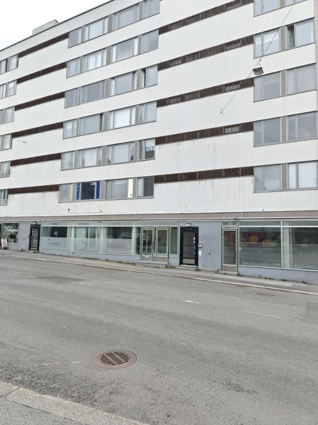 ISO LIIKETILA NÄKYVÄLLÄ PAIKALLA, SATAKUNNANKADUN VARRELLA!