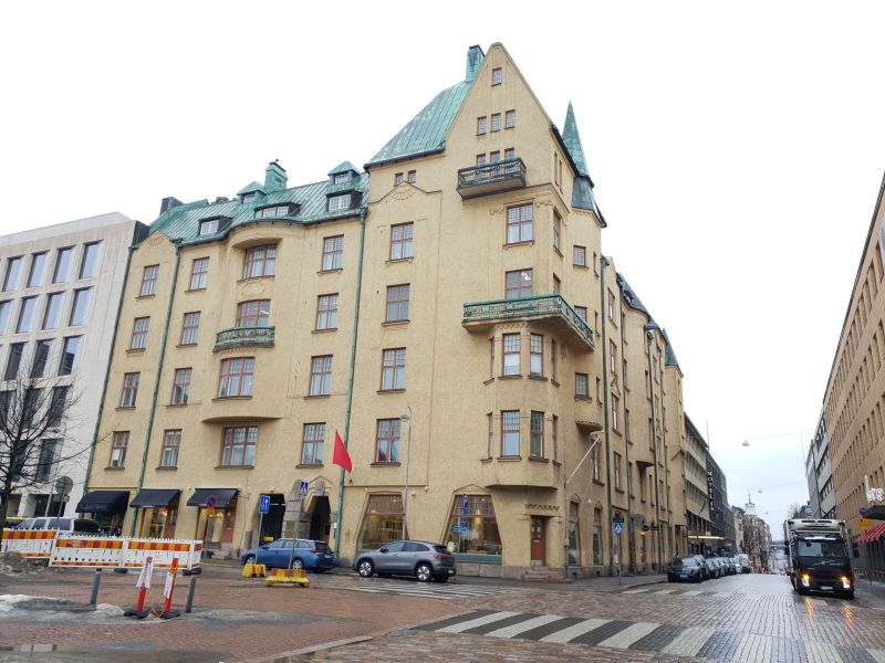 Vuokrataan Kasarmitorin laidalla hiljattain täysremontoitu hyväkuntoinen valoisa ja  viihtyisä läpitalon toimistotila ko...