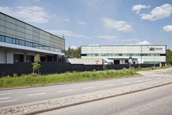 Siistikuntoista modernin aikakauden varastotilaa 860 m2 pienellä 1. kerroksen toimistolla 80 m2 ja/tai 2. kerroksen toim...