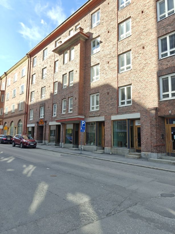 KESKUSTAN LIIKE- TAI TOIMISTOTILA! 