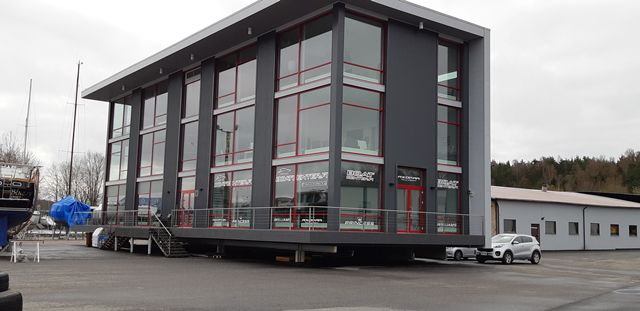 MERINÄKÖALAHUONEISTO HIRVENSALOSTA