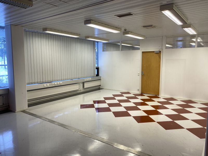 Erillinen toimistohuone