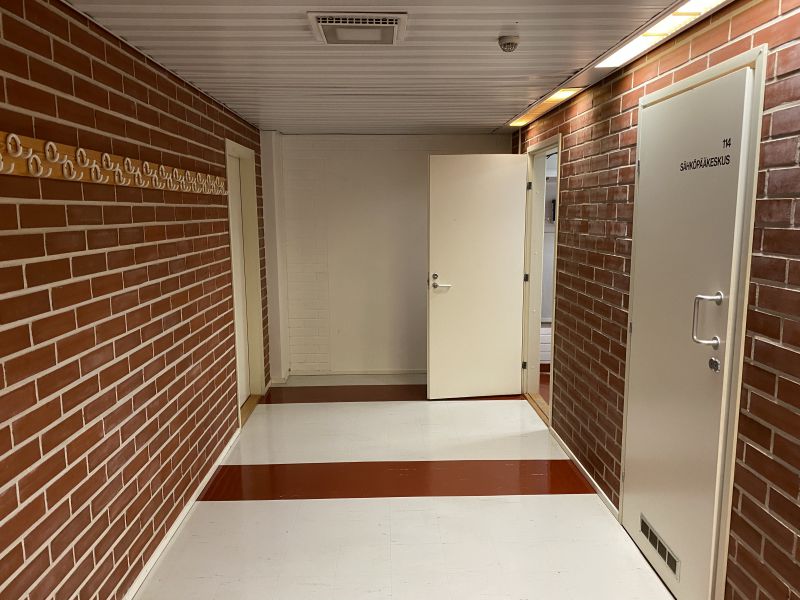 Sivuhuone jossa siivous ja varastohuone