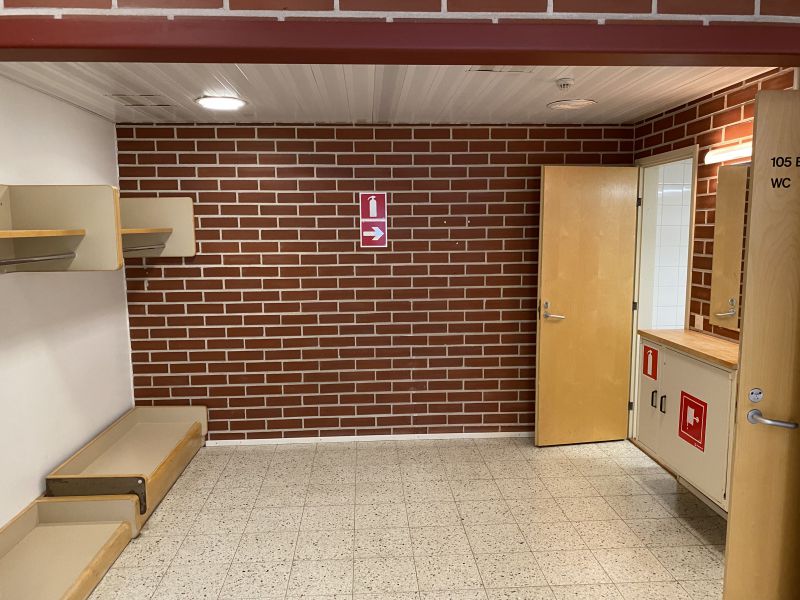 Naulakko ja wc huoneet