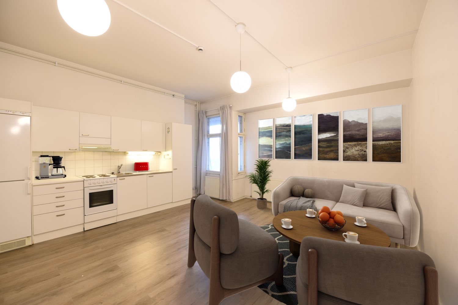 Sop.mukaan/nopeasti vapaa 1. krs siisti ja valoisa tila. 3h+k+avok. Tila nro 2.

Monikäyttöinen kohde.