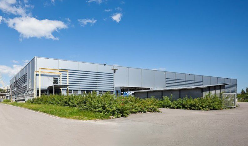 Vuokrattavana  kokonainen varastokiinteistö Lahdenväylän varrelta.