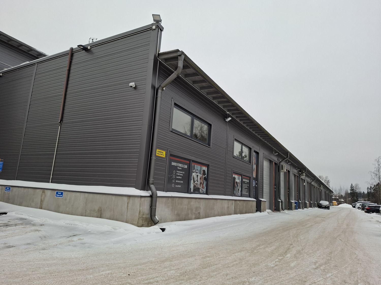 Siisti autolla sisään 76m2 monitoimitila Koivuhaassa. 