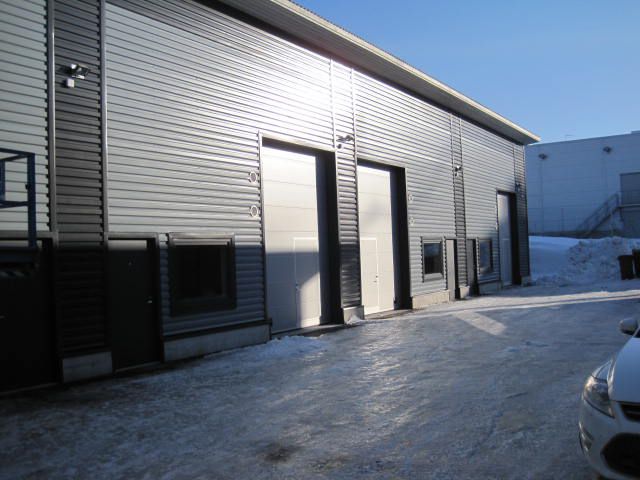 Vuokrataan tai myydään 60m2 hallitila. 