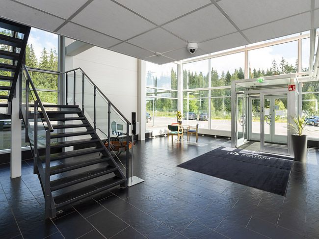 Yleinen aulatila toimitiloihin