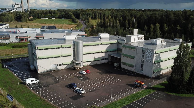 Monikäyttöistä ja muuntelukelpoista toimitilaa Vantaa Varistossa. Kiinteistö sijaitsee näkyvällä paikalla Kehä III:n ja Martinkyläntien välissä, hyvien liikenneyhteyksien varrella. Kiinteistössä on tavarahissi ja lastauslaituri.