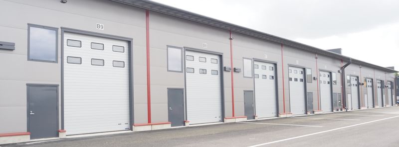 Vilkkaasti kehittyvällä Vaittin liikealueella Pirkkalassa aivan kolmostien läheisyydessä on tarjolla uusia ja moderneja toimitiloja.