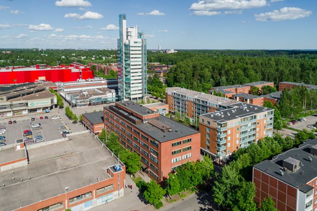 Vuokrataan Itäkeskuksesta kiinteistön katutason liiketila 165,5 m². 