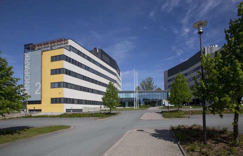 Vuokrataan Innoparkin toimitaloista nykyaikaisia ja muuntojoustavia toimistotiloja. Toimistojen koot vaihtelevat ns. yhden miehen toimistosta isoihin avotiloihin. Innoparkin yhteisö on erinomainen kasvu- ja kohtaamispaikka yrityksellesi. Lisäpalveluina tarjoamme kattavat toimitilapalvelut mm. autopa...