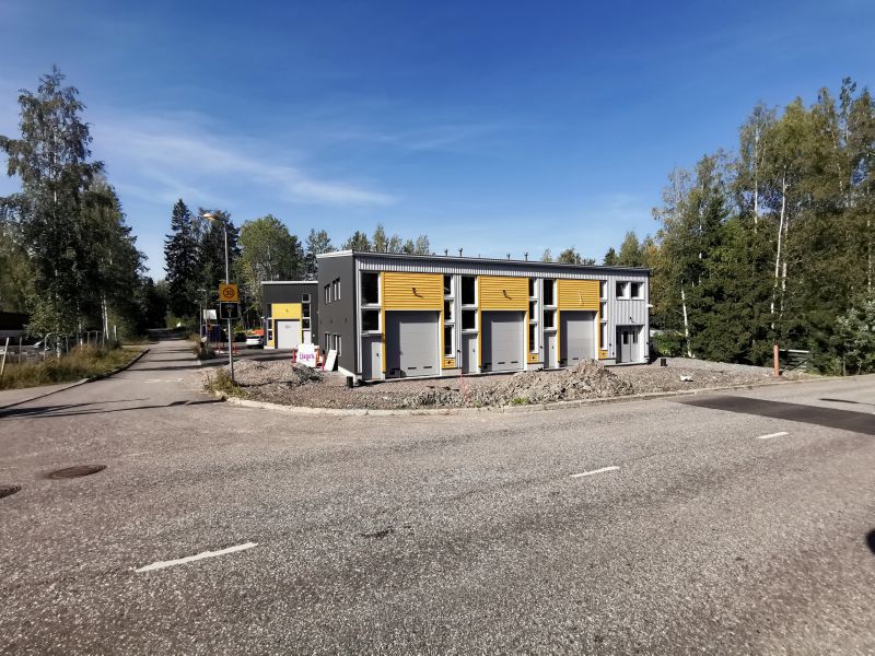 Syksyllä 2019 valmistunut hyvin varusteltu varastohalli 31 m2 1 km Nelostieltä. POHJAKUVA: www.jonne.fi