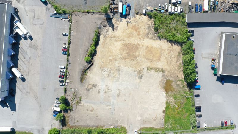 Tontin rajat suoraan ylhäältä kuvattuna