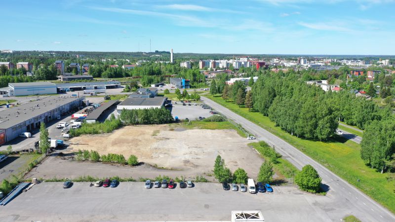 Keskusta kilometrin päässä