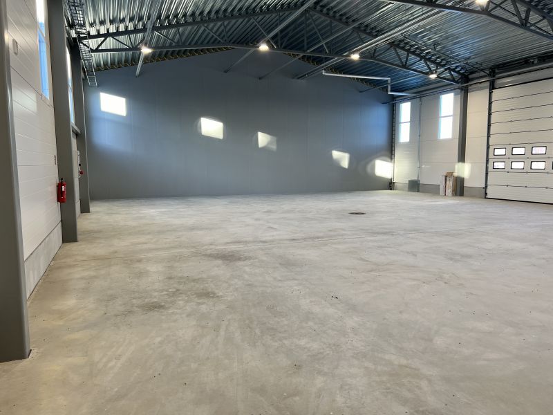 Halli 400m²