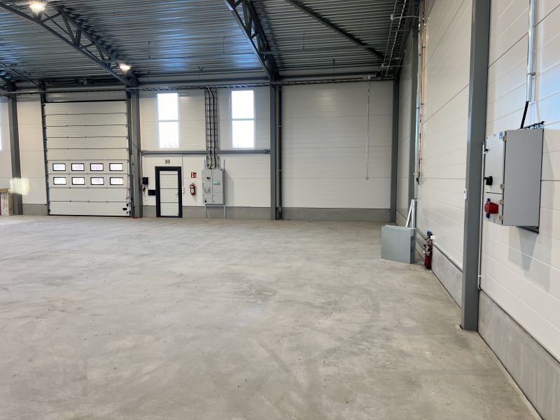 Halli 400m²