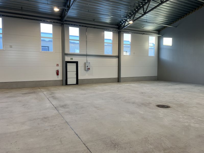 Halli 400m²
