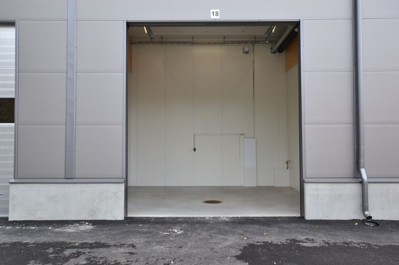 39m2 puoli ilman kulkuaukkoa