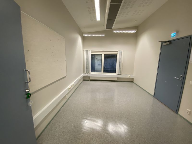 Keskirakennus huone 2