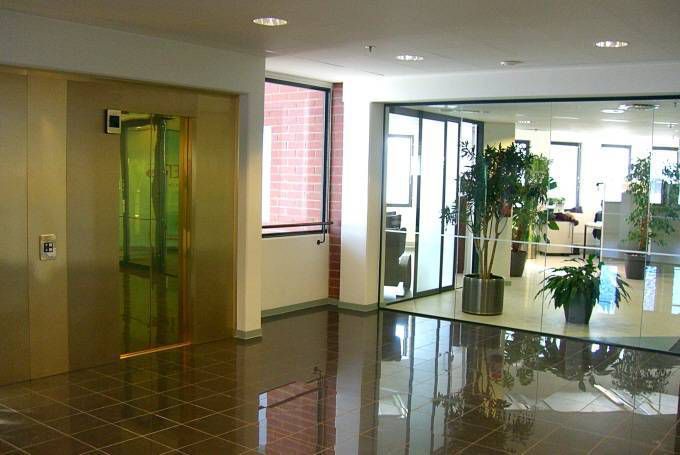 hissi ylä-/kerrosaula