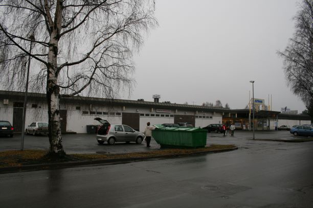 VARASTOTILAA LIIKEKESKUKSESSA