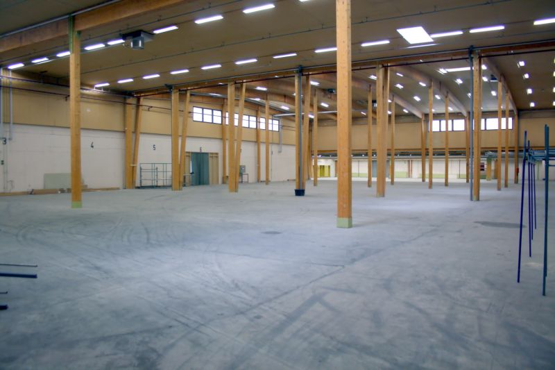 Tuotanto- tai varastotila 1060-1582-2828 m²