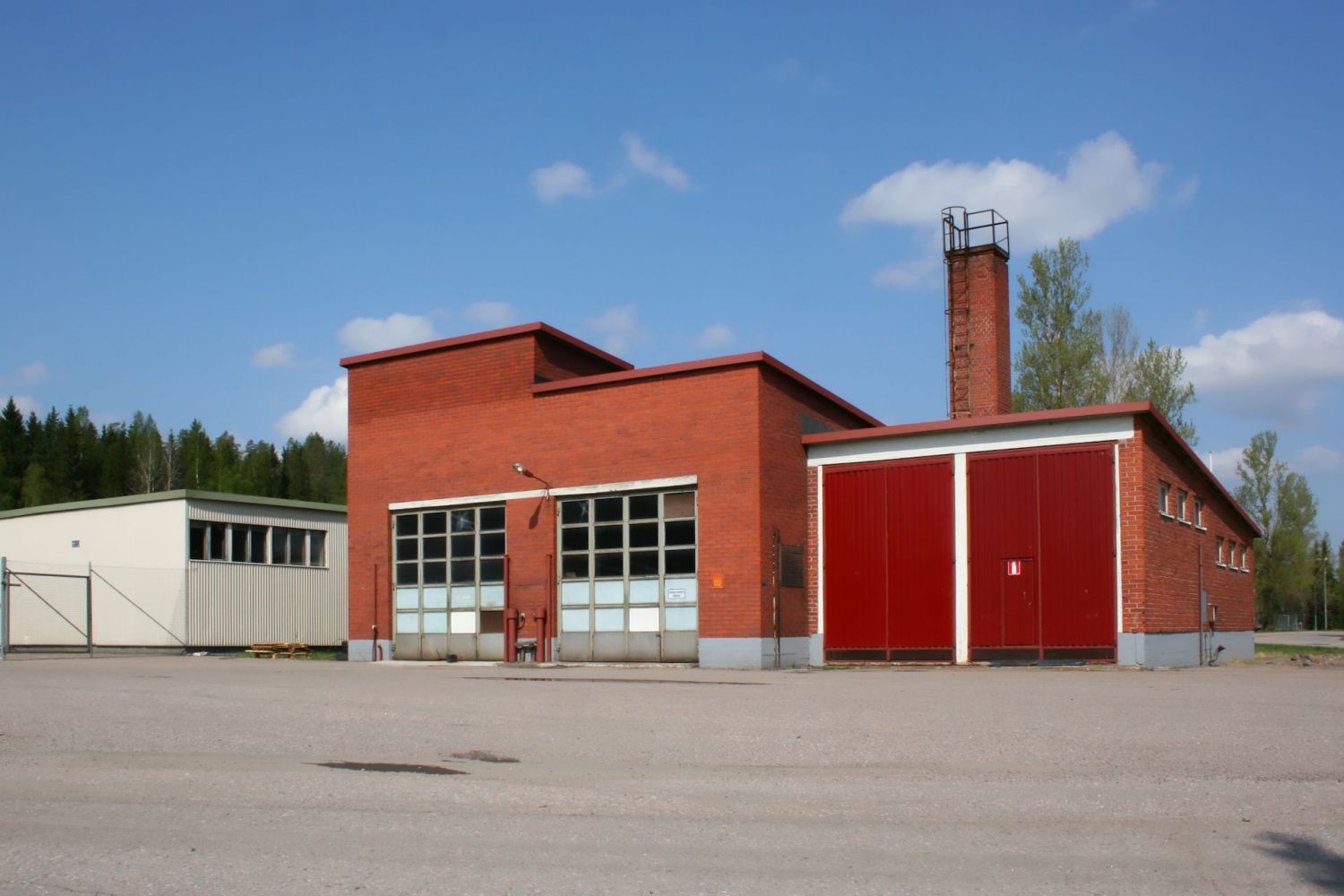 Varastotila / autotalli 93 m²