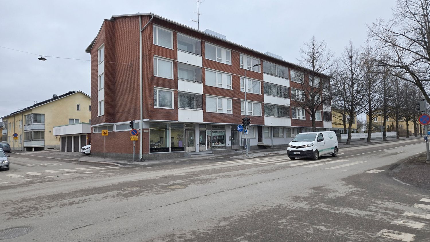 Hyvä liiketila myymäläksi, toimistoksi tai asiakaspalvelutilaksi! 