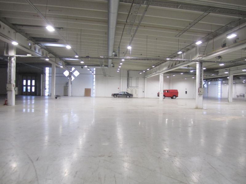 Siistiä tuotantotilaa yht 5800 m2 Piispankylässä. 