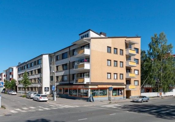 Vuokrataan siisti katutason toimitila Rovaniemellä, kerrostalon kivijalassa. Soveltuu sekä toimistoksi että liiketilaksi, ei ravintolatilaksi, eikä kahvilaksi. Pysäköintipaikkoja kadun varrella.Lisätietoja 020 7290 710. Lisää kohteita www.premises.fiKohteella ei ole lain edellyttämää energiatodi...