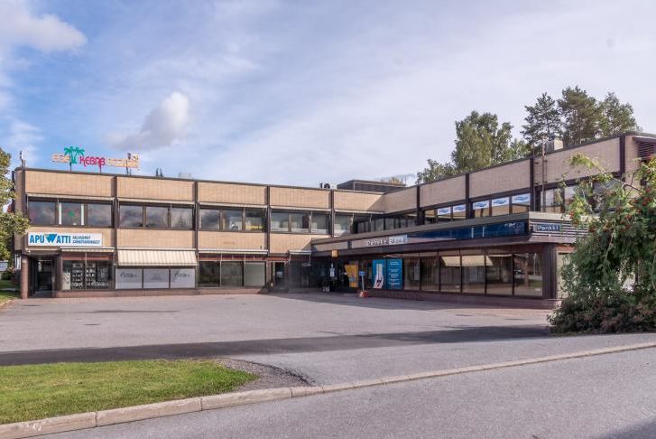 Vuokrataan keskeiseltä paikalta Kankaanpäästä liiketilaa!Tila on siistiä ja valoisaa. Suuret näyteikkunat avautuvat edessä olevalle parkkipaikalle, joka on vapaasti kiinteistön asiakkaiden käytössä. Kiinteistössä  myös muuta liiketoimintaa sekä lähellä keskustan monipuolinen palvelutarjonta.Uu...