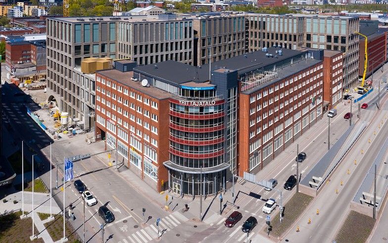 Vuokrattavana 5. kerroksen tehokasta toimistotilaa.