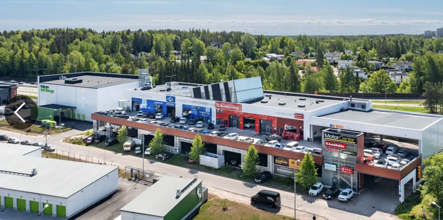 Näkyvältä paikalta vapautunut liike, tuotanto/ varastotilaa. Espoonlahdessa, 
Hyvä näkyvyys Länsiväylälle.