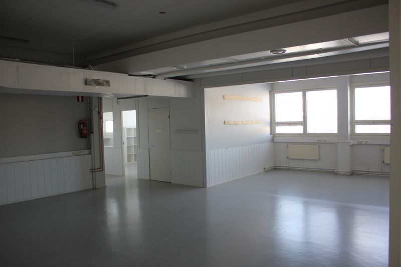 D portaan toimistotila n.120m2