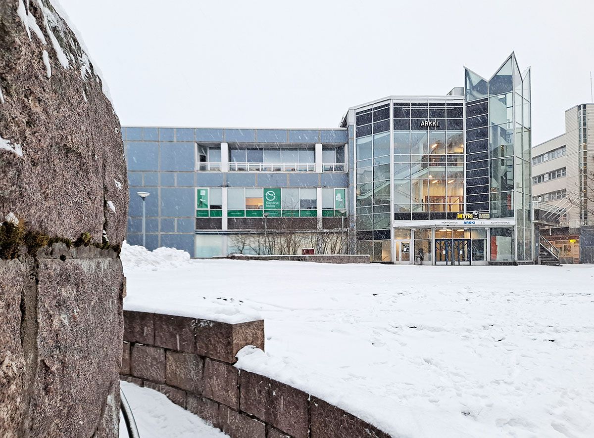 Hyvä liiketila Myyrmäessä vuokrattavana! Vuokra 950 €/kk + alv