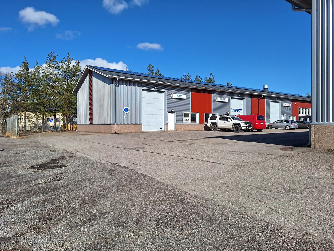 Porvoon Ölstensissä vuokrattavana hyvä hallitila! Vuokra 1’500 €/kk + alv