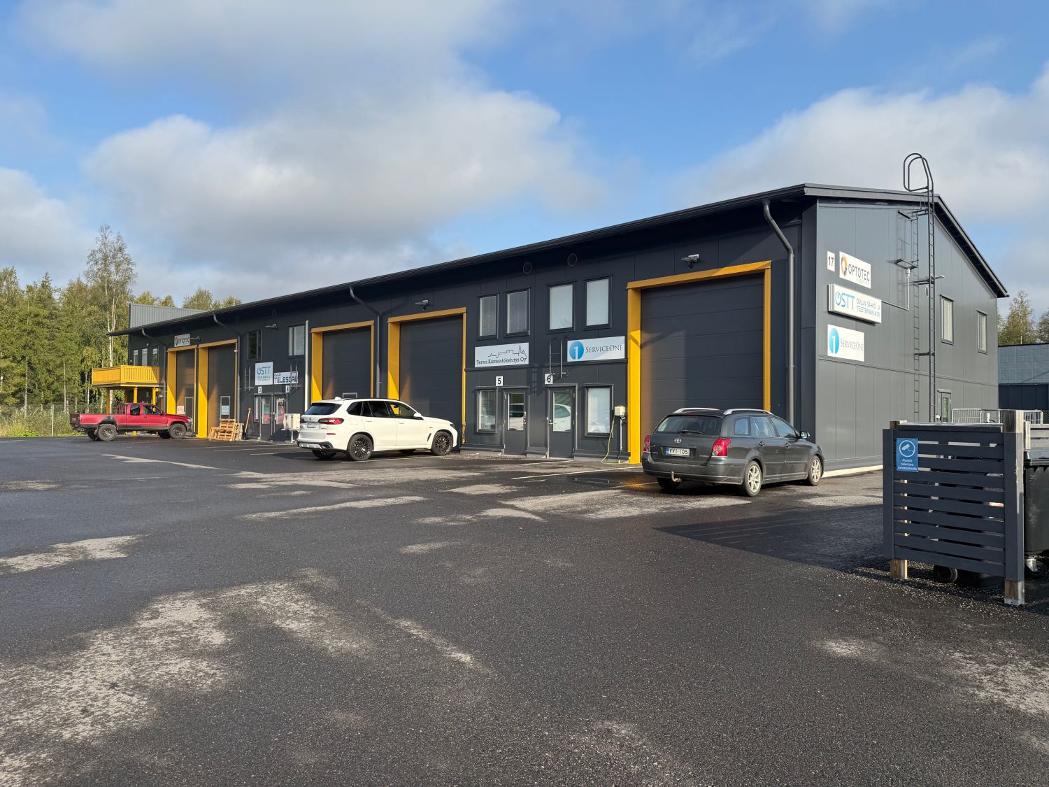 Heti vapaana enää yksi 219 brm2:n suuruinen tila. Kokonaishinta 1600 €/brt-m2. Lainaosuus noin 150 800 € (21.11.2024).