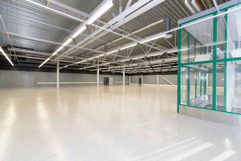 Myymälä 986m²