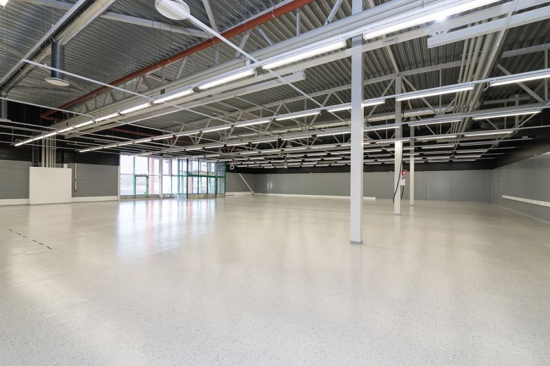 Myymälä 986m²