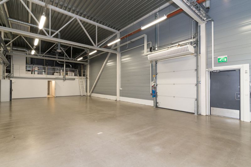 Varasto ja sosiaalitilat 986m²