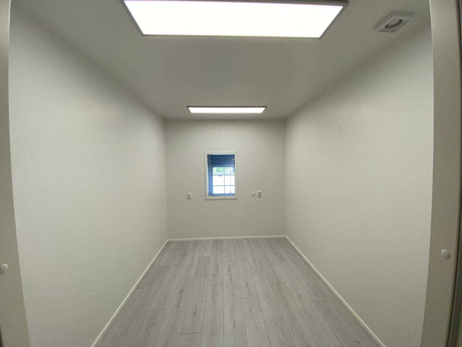 484,5m² parven toimistohuone 1