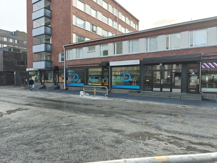 ISO LIIKETILA KESKELLÄ KAUPUNKIA!