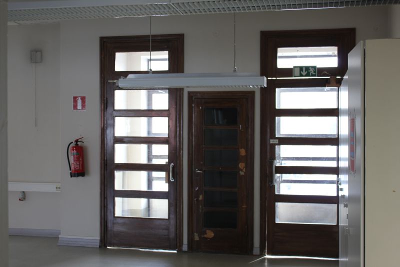 Pääsisäänkäynti sisältä