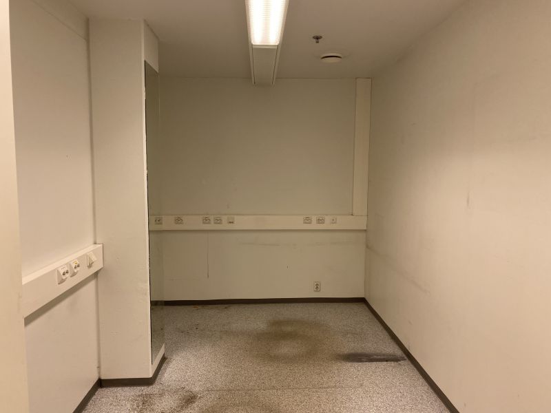 Toimistohuone keittiön yhteydessä