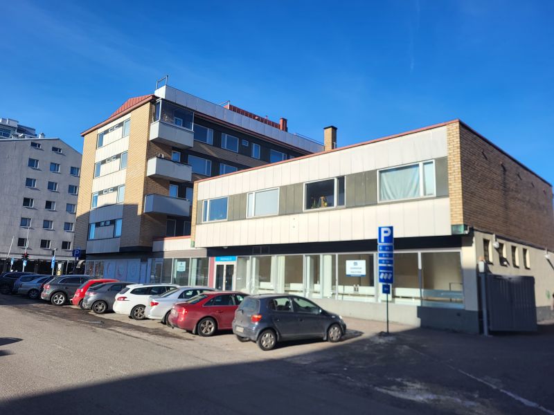 Vuokrataan aivan ydinkeskustan tuntumasta siistiä liiketilaa joka soveltuu erinomaisesti myös toimistokäyttöön.

Ensimmä...