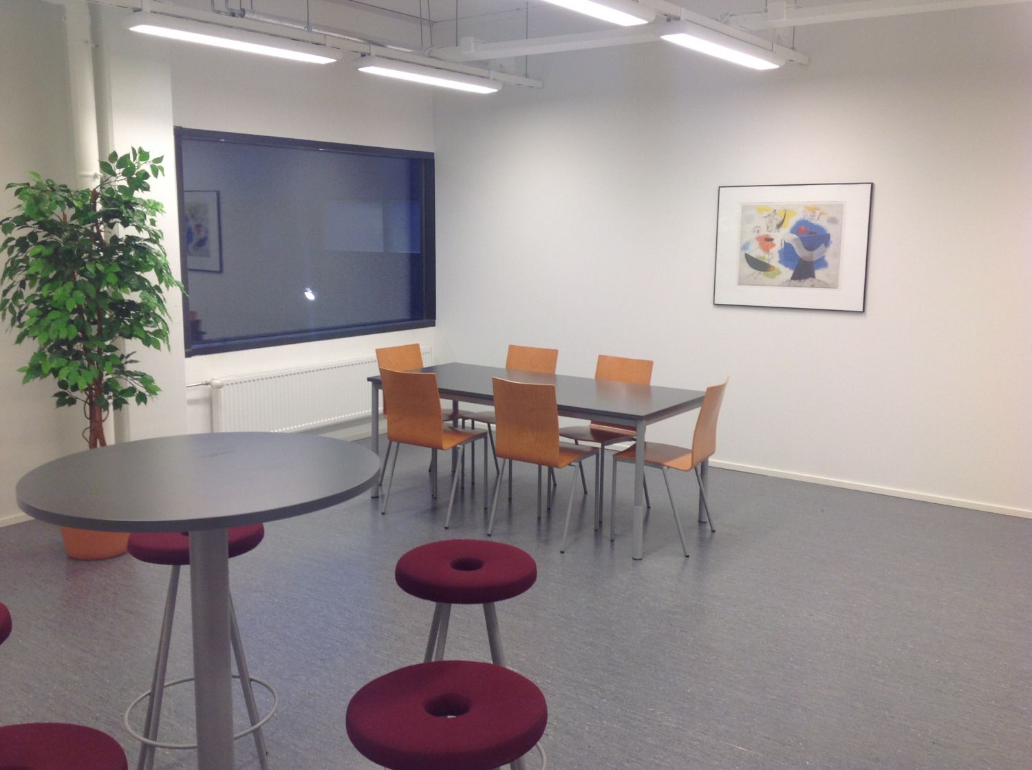 Yhteiskäyttöinen palaveritila